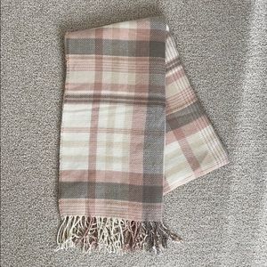 Plaid scarf